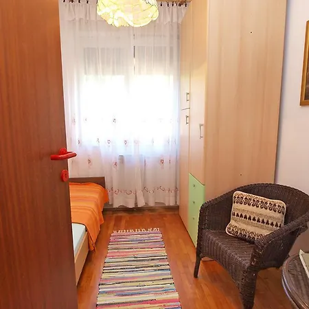 Marle 906 Ližnjan