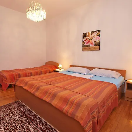 Marle 906 Apartment
